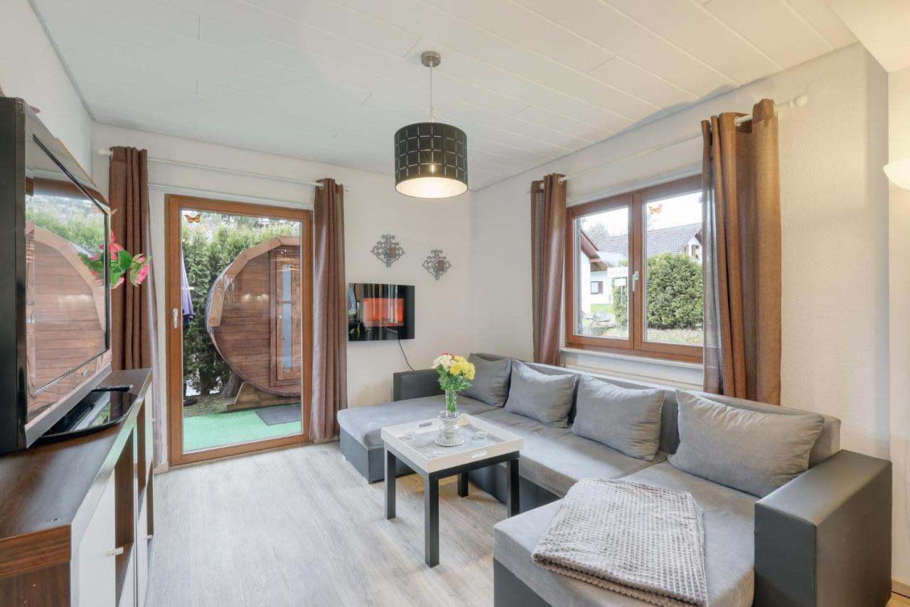 Seepark Kirchheim Ferienhaus Bei Diane Mit Sauna Екстериор снимка