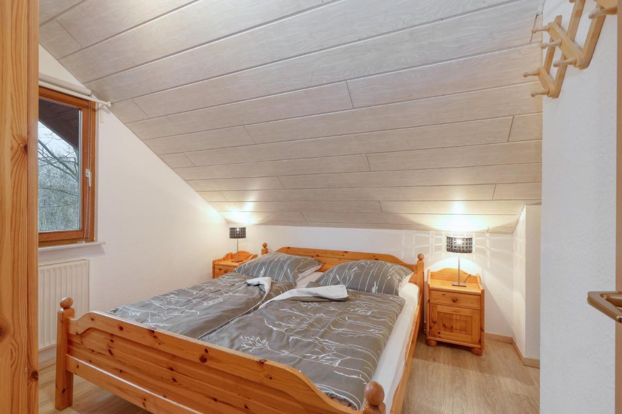 Seepark Kirchheim Ferienhaus Bei Diane Mit Sauna Екстериор снимка