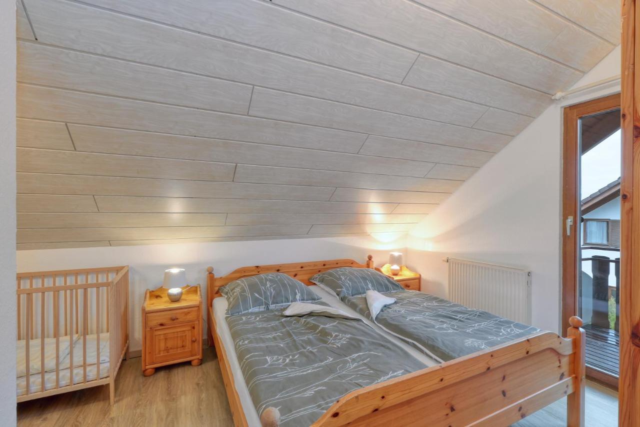 Seepark Kirchheim Ferienhaus Bei Diane Mit Sauna Екстериор снимка
