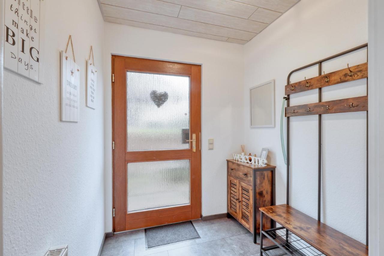 Seepark Kirchheim Ferienhaus Bei Diane Mit Sauna Екстериор снимка